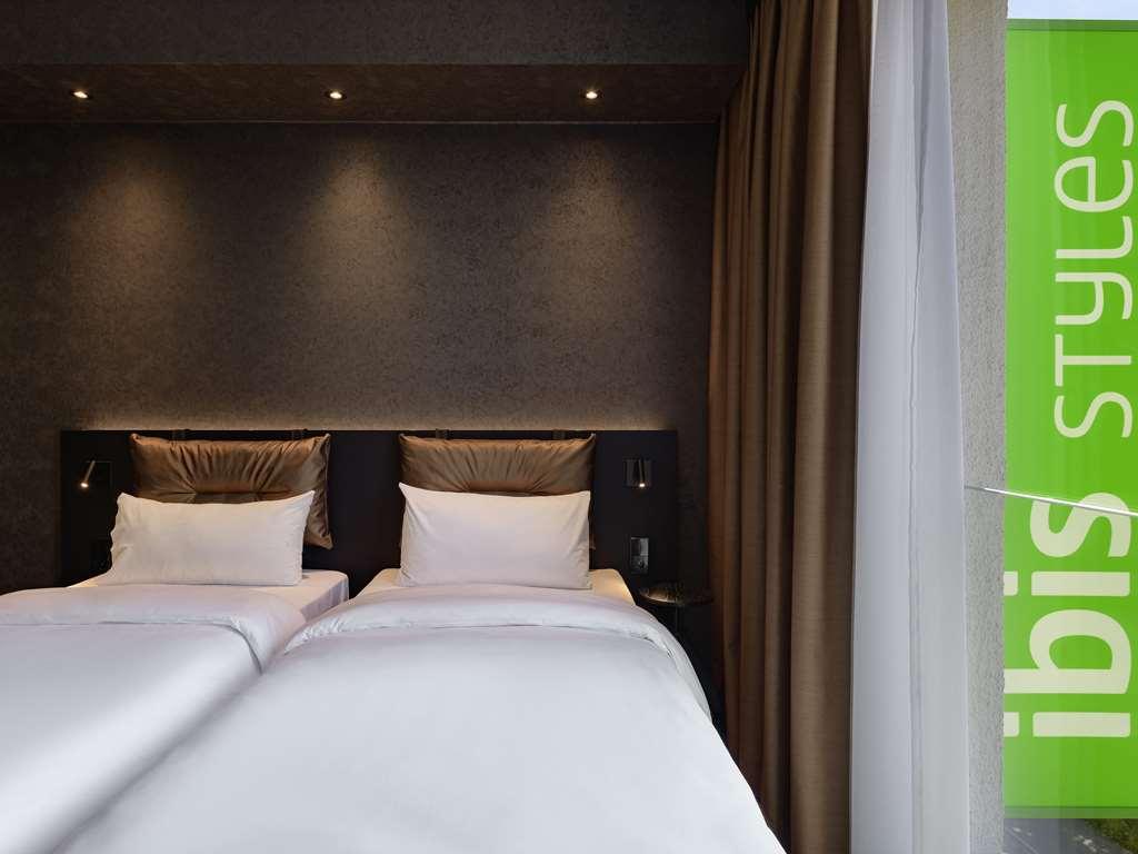 Hotel Ibis Styles FDH Pokoj fotografie